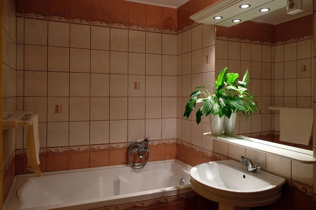 Var-Torony Apartman 久洛 外观 照片