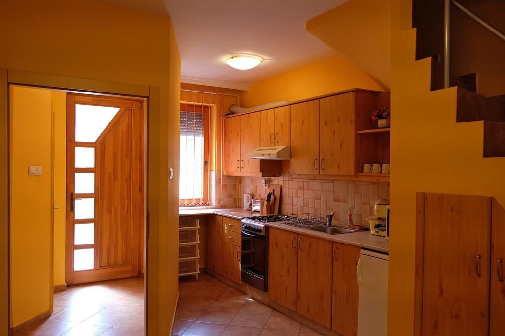 Var-Torony Apartman 久洛 外观 照片