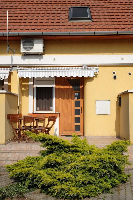 Var-Torony Apartman 久洛 外观 照片